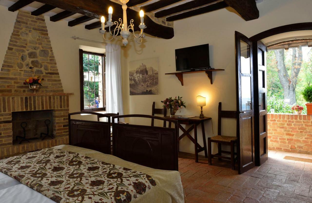 Antico Borgo Di Tabiano Castello - Relais De Charme Hotel Tabiano Terme Exterior photo